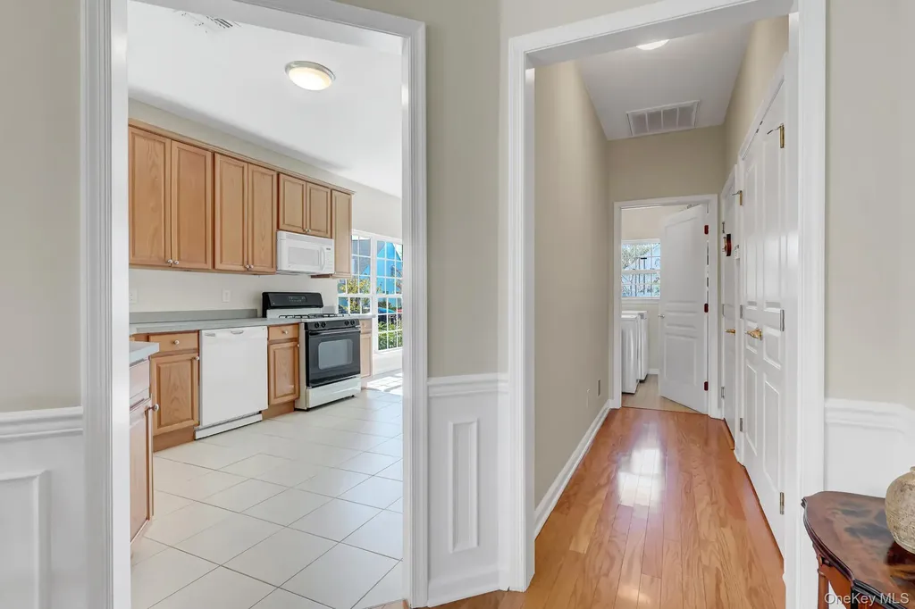 10 Louden Loop Mount Sinai NY 11766