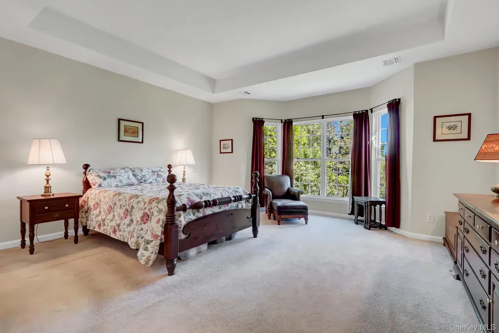 10 Louden Loop Mount Sinai NY 11766