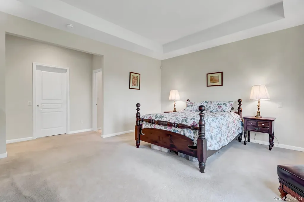 10 Louden Loop Mount Sinai NY 11766