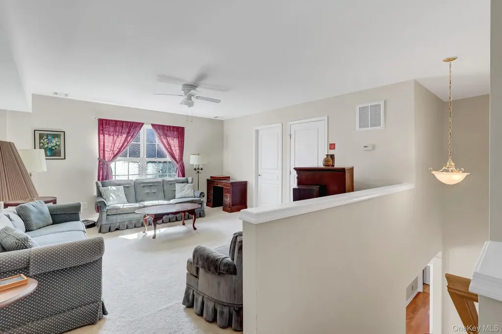 10 Louden Loop Mount Sinai NY 11766