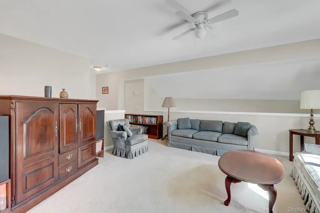 10 Louden Loop Mount Sinai NY 11766