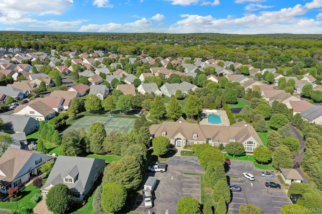 10 Louden Loop Mount Sinai NY 11766