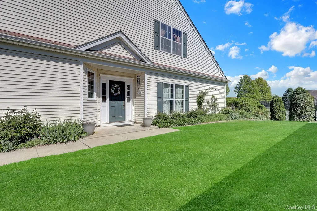 10 Louden Loop Mount Sinai NY 11766