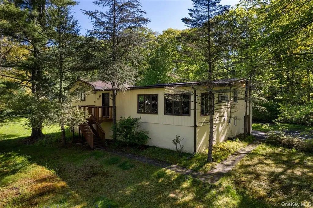 140 Camp Hill Road Pomona NY 10970