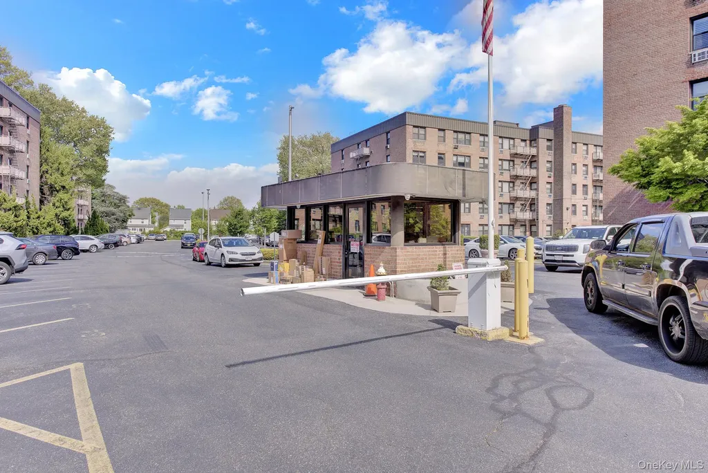 3 Birchwood Court Mineola NY 11501