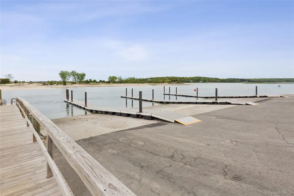 760-762 Old Dock Road Kings Park NY 11754