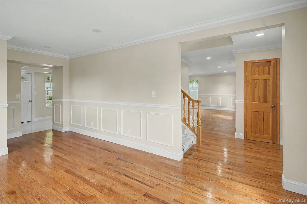 6 Lyons Lane Coram NY 11727