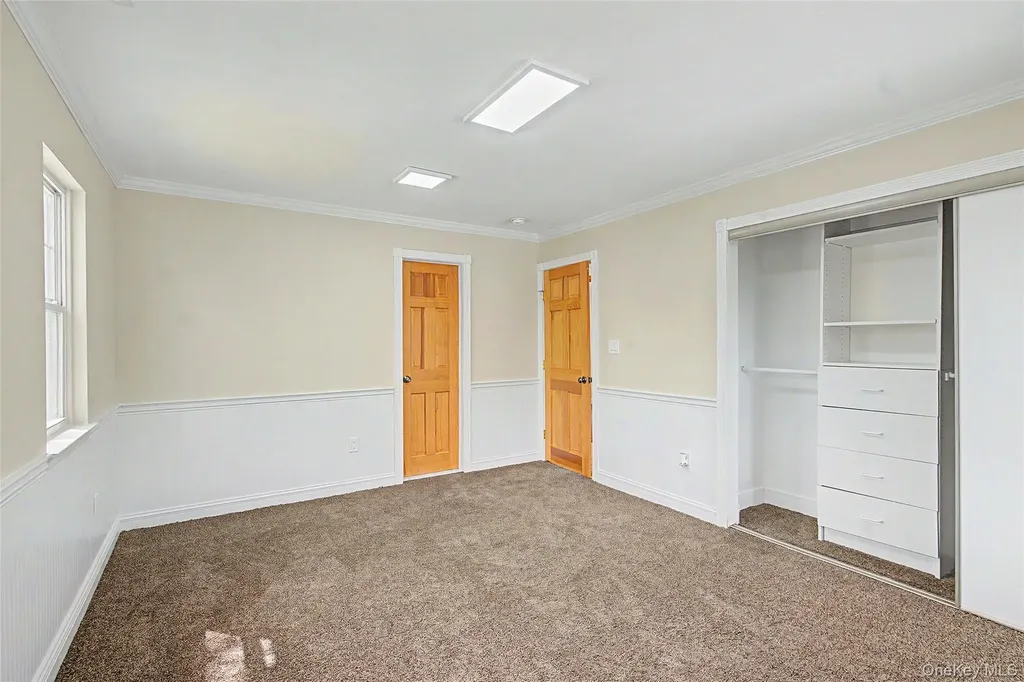6 Lyons Lane Coram NY 11727