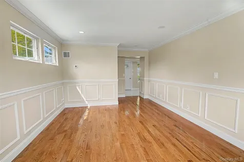 6 Lyons Lane Coram NY 11727