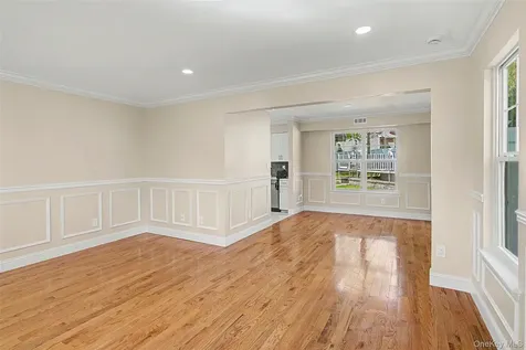 6 Lyons Lane Coram NY 11727