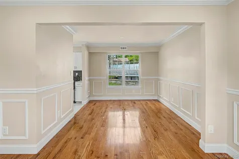 6 Lyons Lane Coram NY 11727