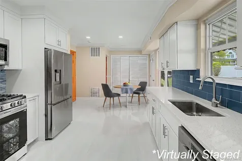 6 Lyons Lane Coram NY 11727