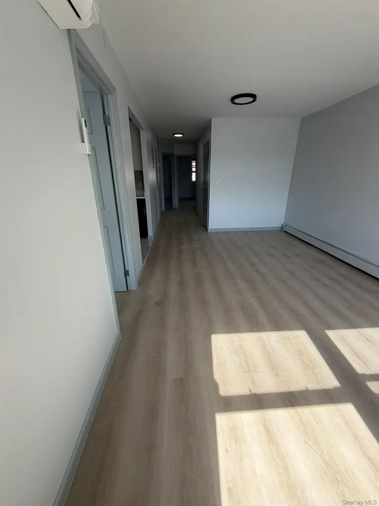 42-95 Crommelin Flushing NY 11355