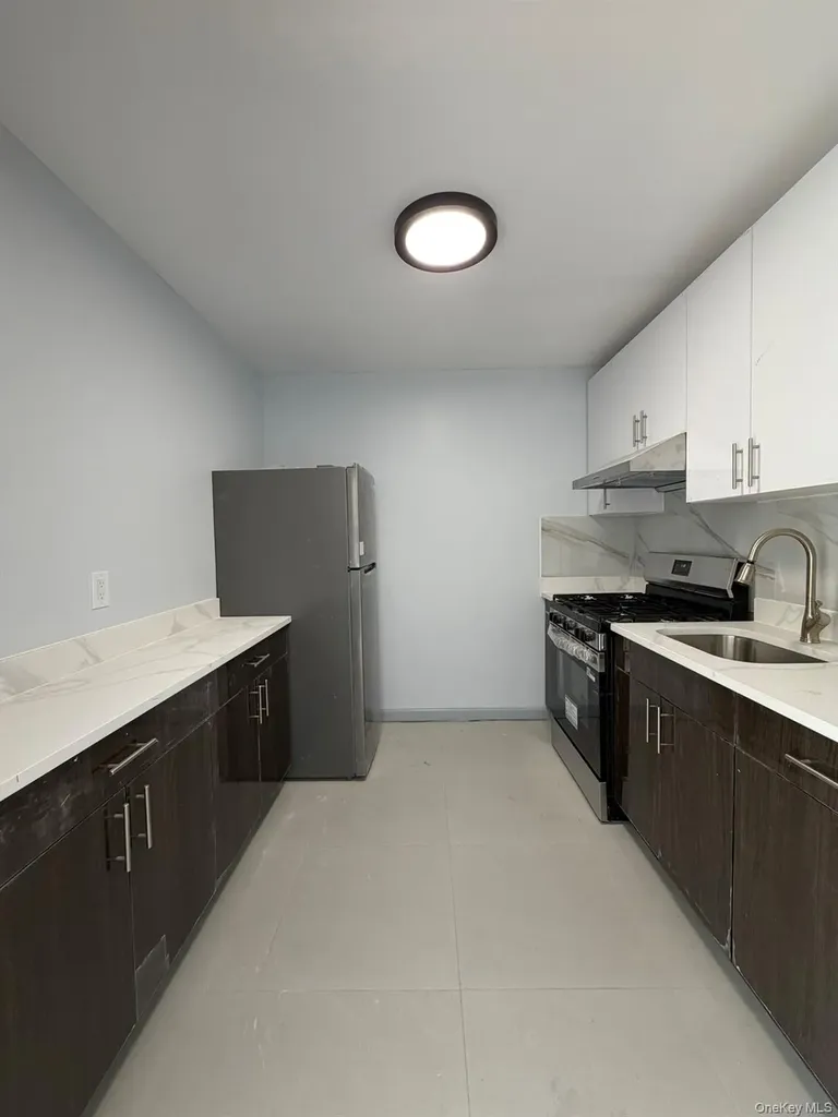 42-95 Crommelin Flushing NY 11355