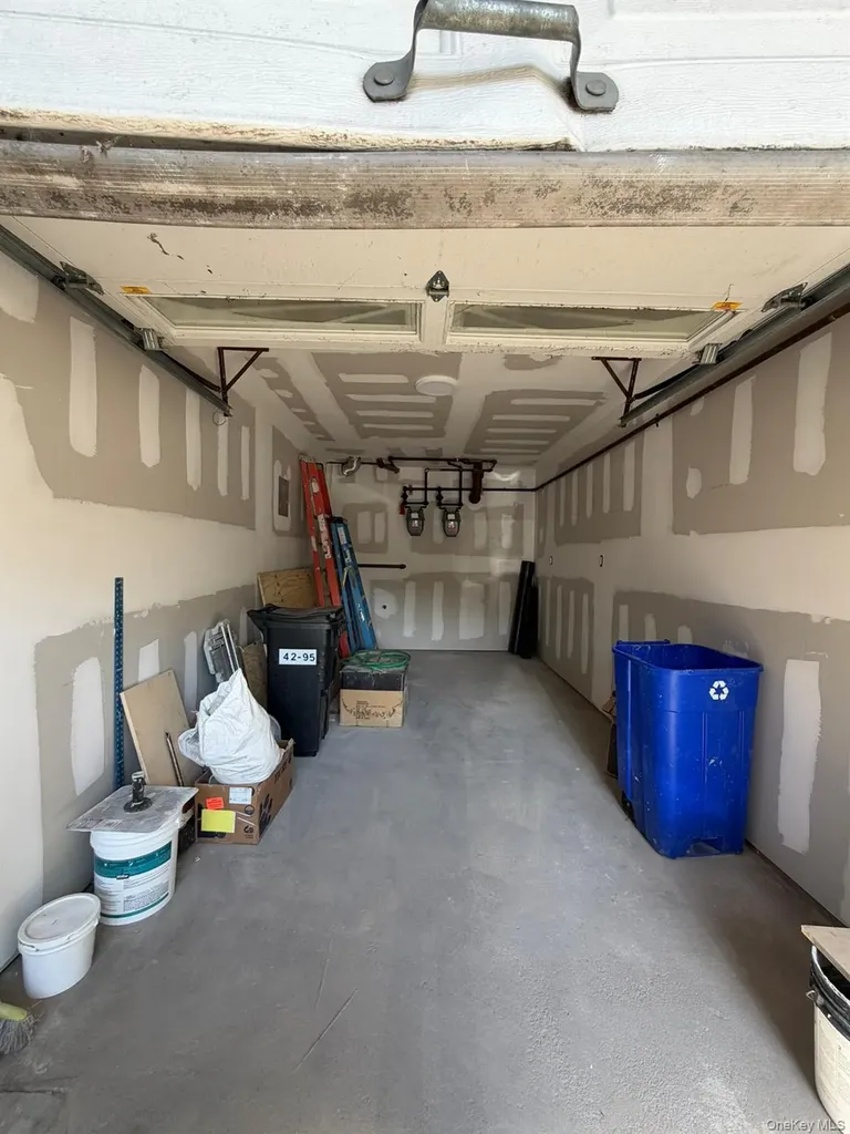 42-95 Crommelin Flushing NY 11355