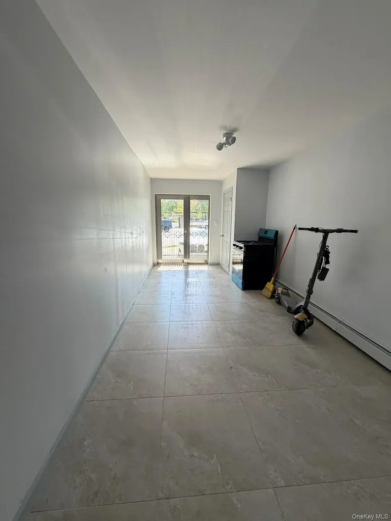 42-95 Crommelin Flushing NY 11355