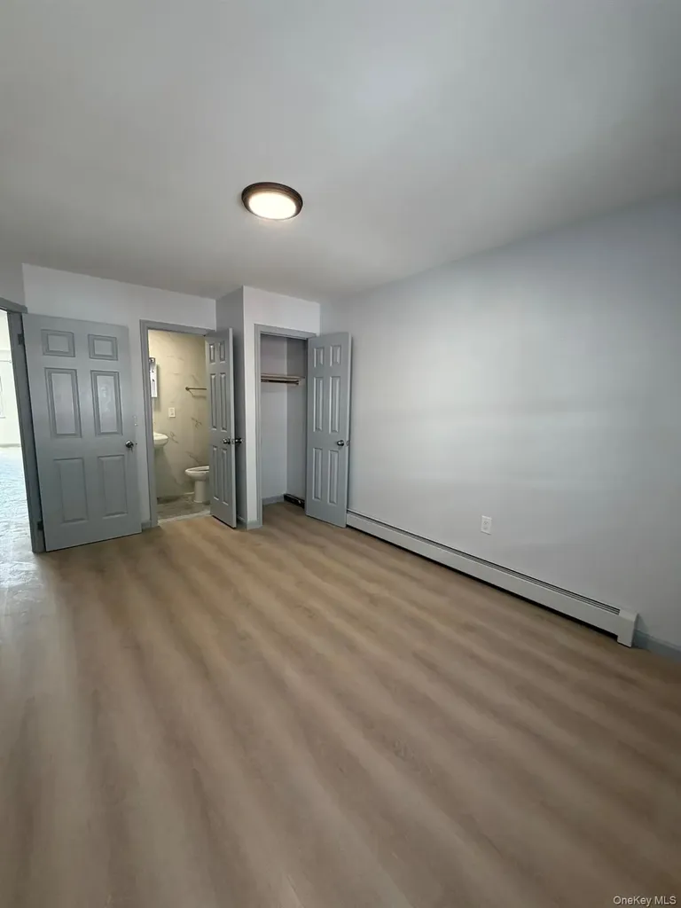 42-95 Crommelin Flushing NY 11355