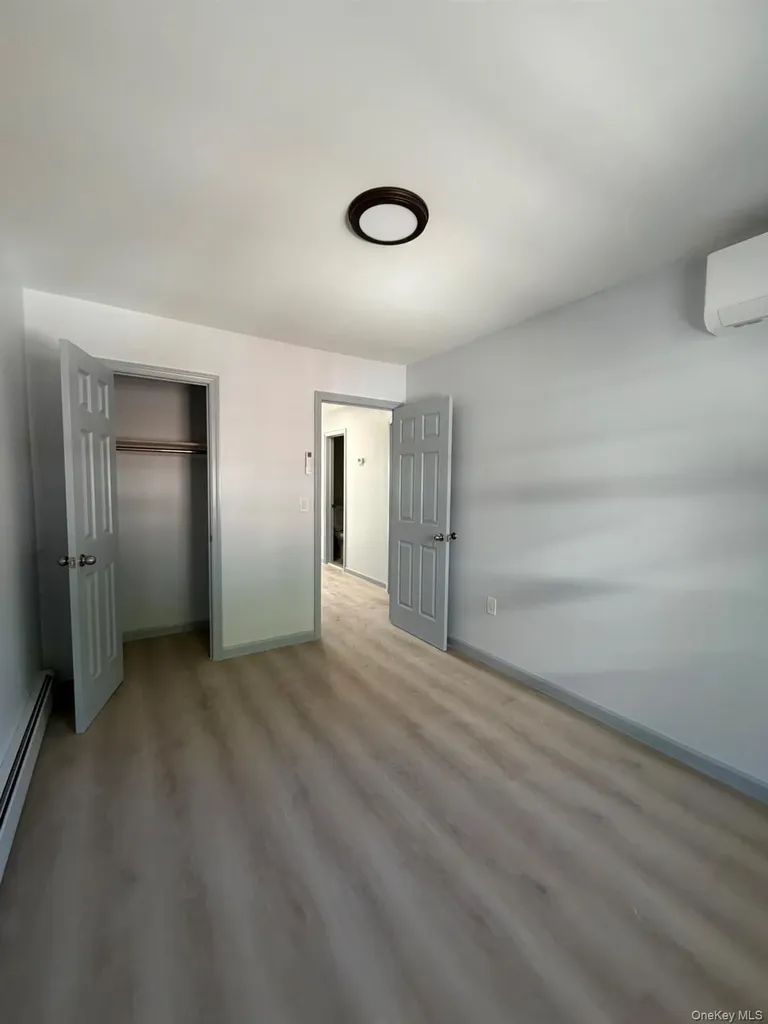 42-95 Crommelin Flushing NY 11355