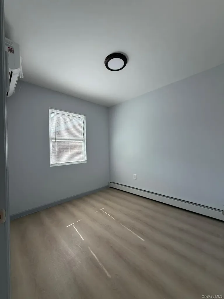 42-95 Crommelin Flushing NY 11355