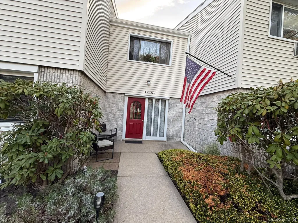 42 Richmond Boulevard Ronkonkoma NY 11779