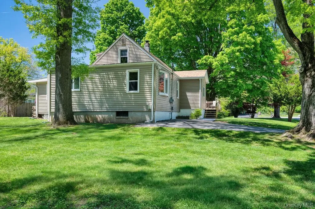 6 Winterberry Road Beacon NY 12508