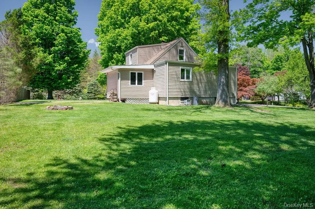 6 Winterberry Road Beacon NY 12508