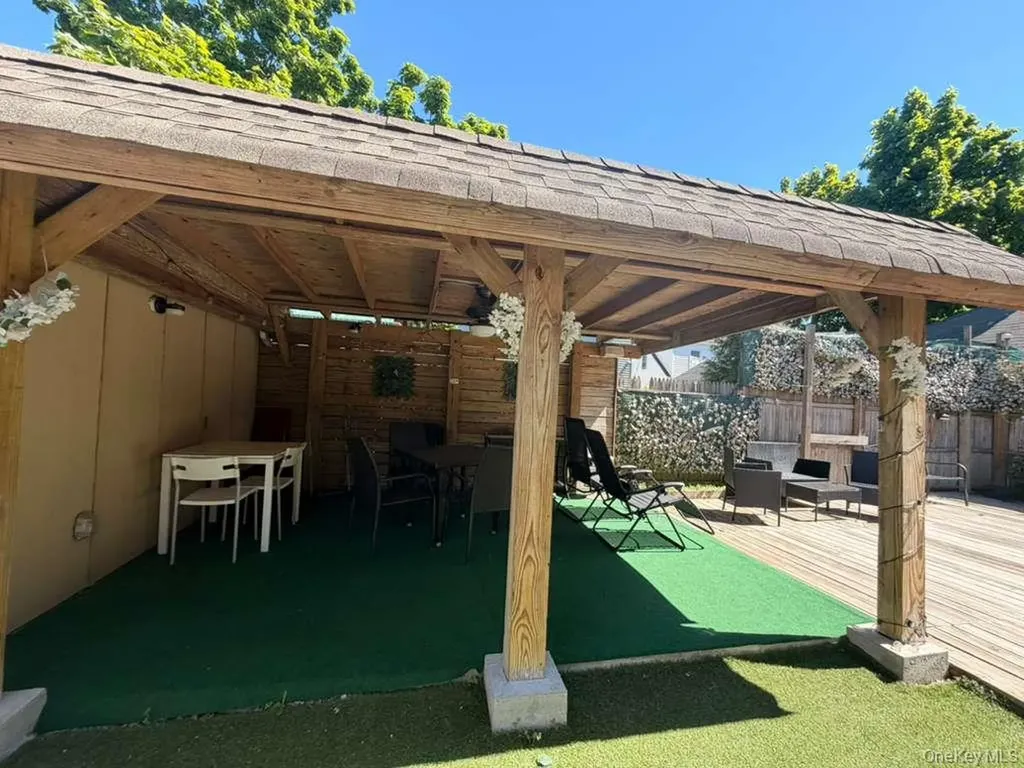 30 Johnson Place Woodmere NY 11598