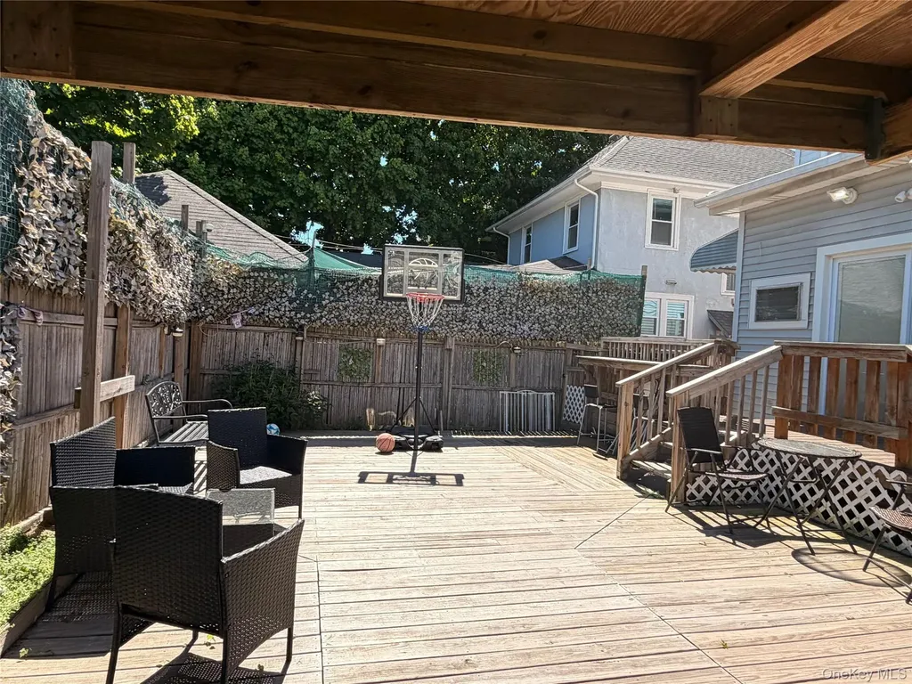 30 Johnson Place Woodmere NY 11598
