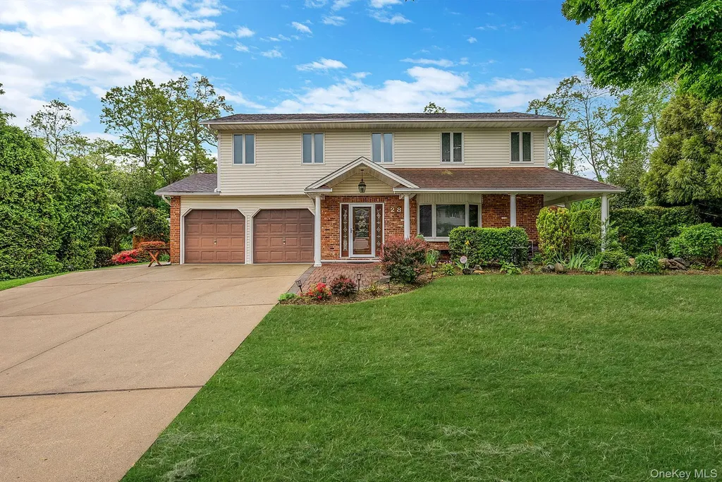 28 Manchester Boulevard Wheatley Heights NY 11798