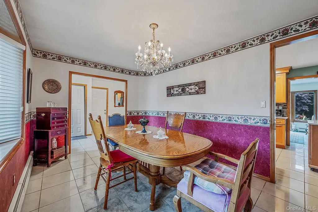 28 Manchester Boulevard Wheatley Heights NY 11798