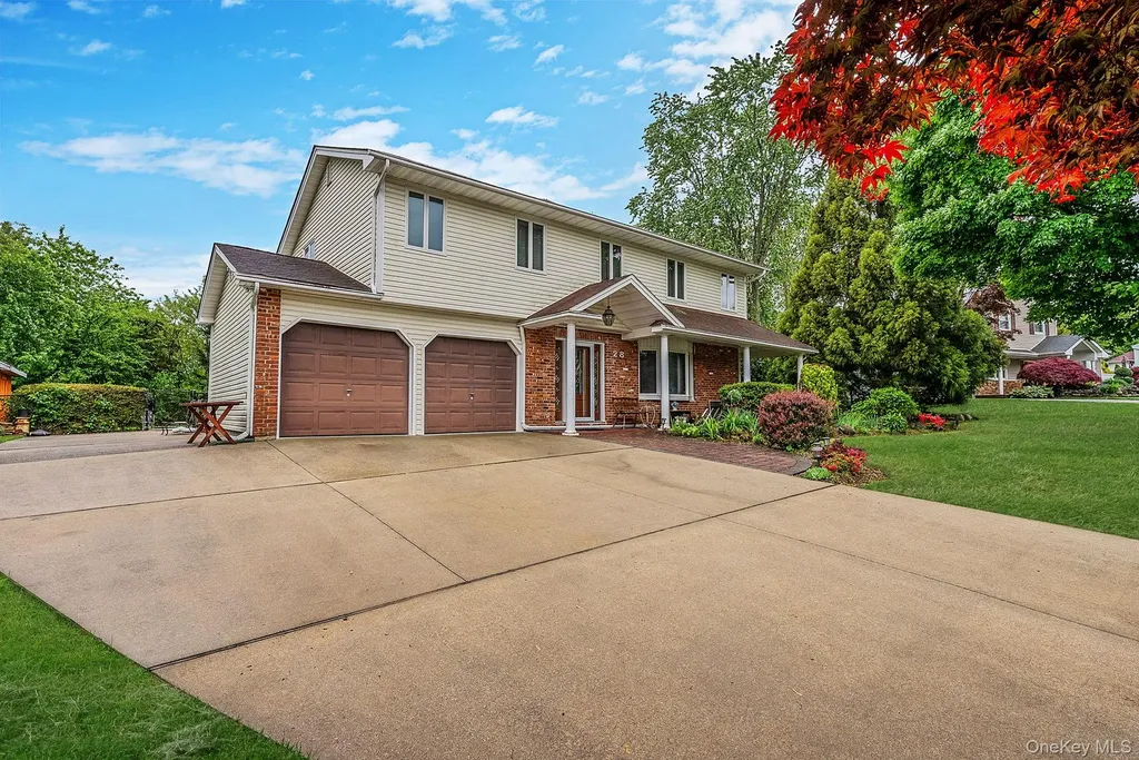 28 Manchester Boulevard Wheatley Heights NY 11798