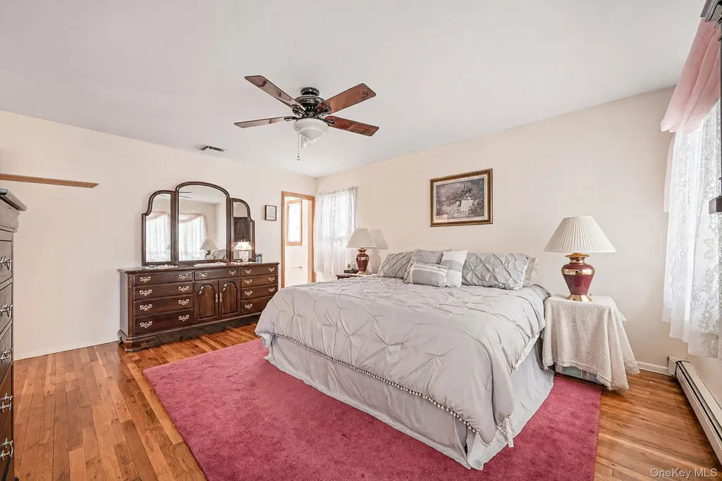28 Manchester Boulevard Wheatley Heights NY 11798