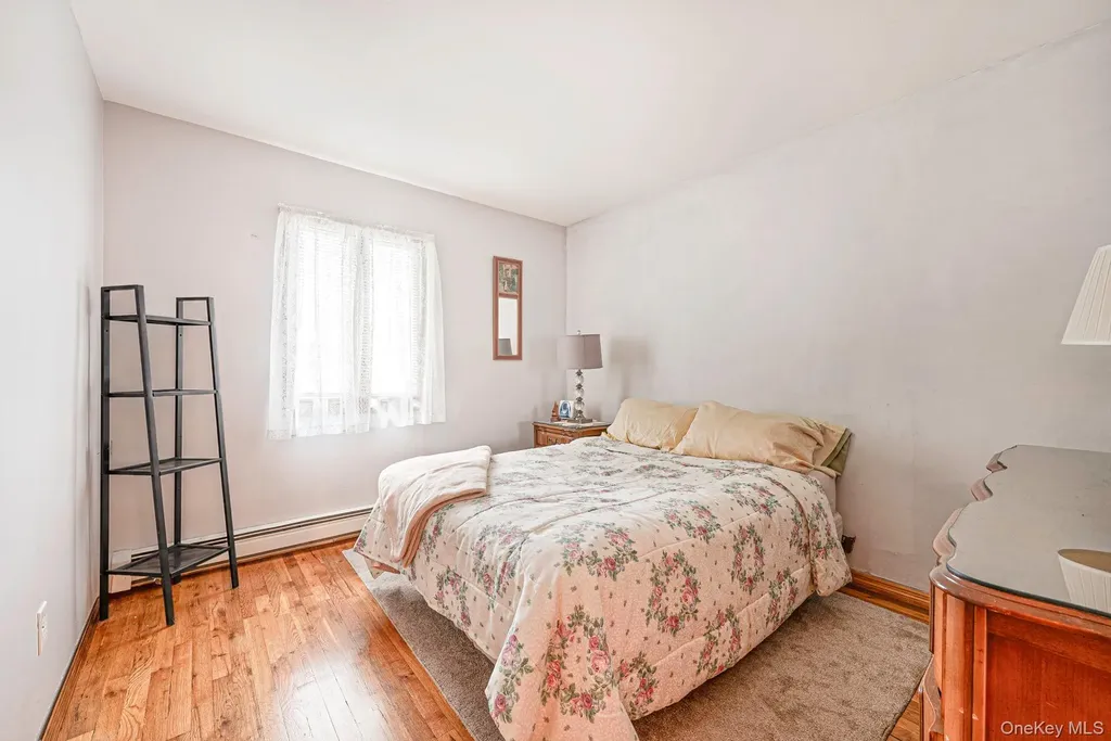 28 Manchester Boulevard Wheatley Heights NY 11798