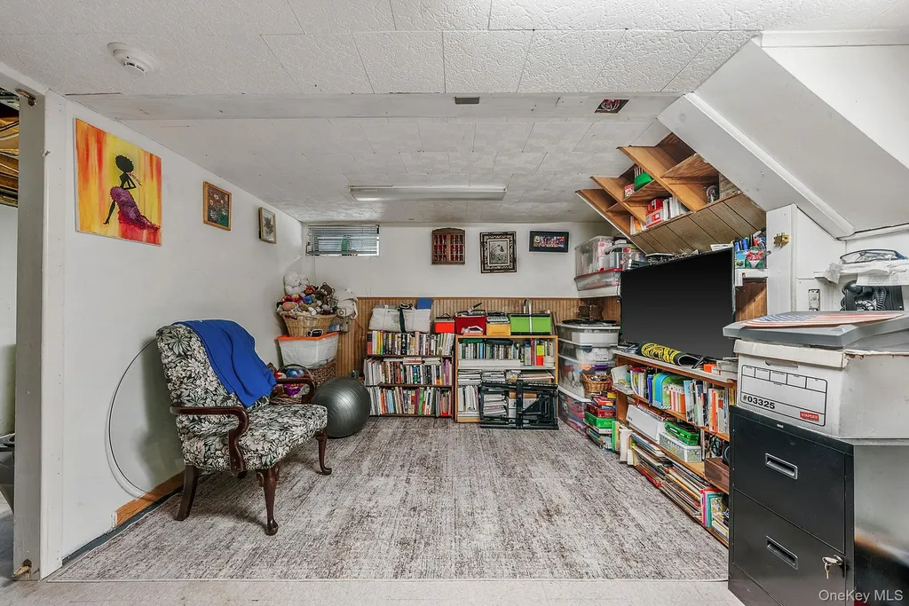28 Manchester Boulevard Wheatley Heights NY 11798