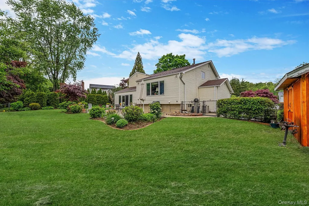 28 Manchester Boulevard Wheatley Heights NY 11798