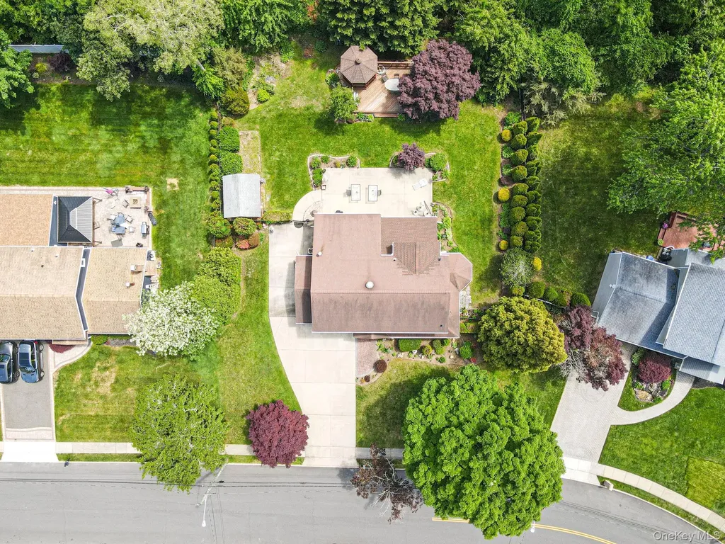 28 Manchester Boulevard Wheatley Heights NY 11798
