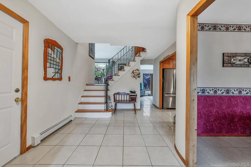 28 Manchester Boulevard Wheatley Heights NY 11798