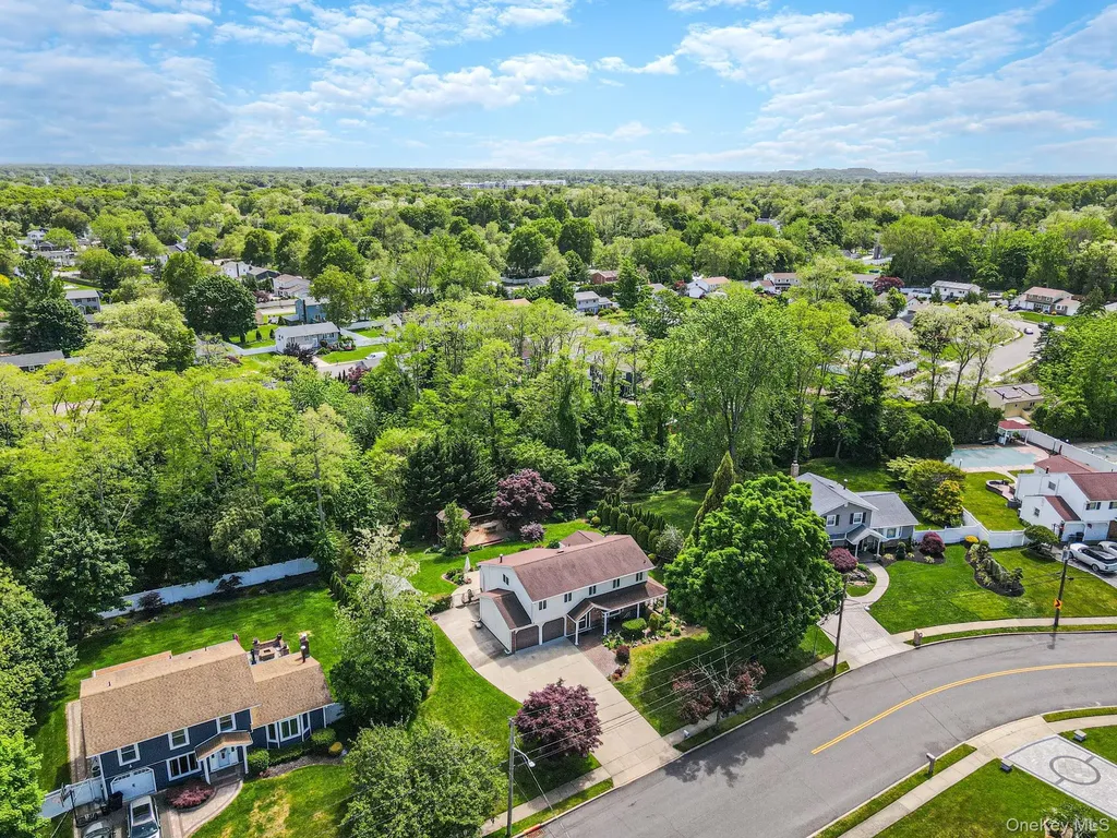 28 Manchester Boulevard Wheatley Heights NY 11798