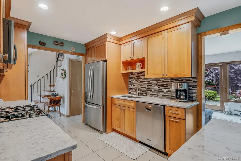 28 Manchester Boulevard Wheatley Heights NY 11798