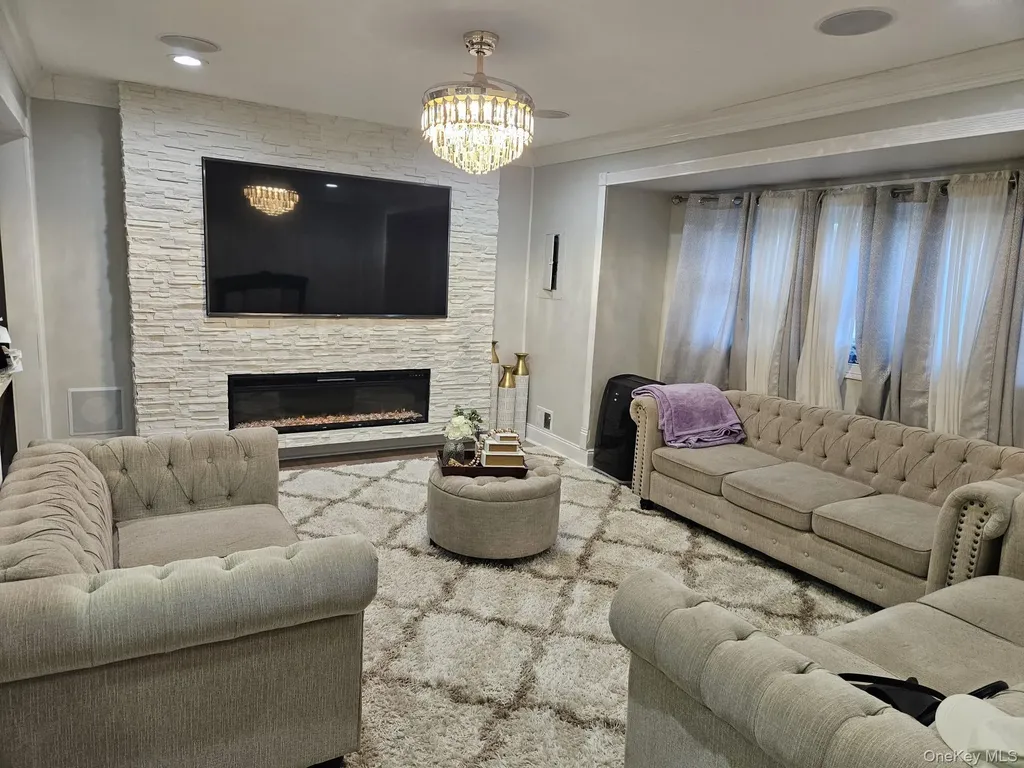 127 Berkeley Avenue Selden NY 11784