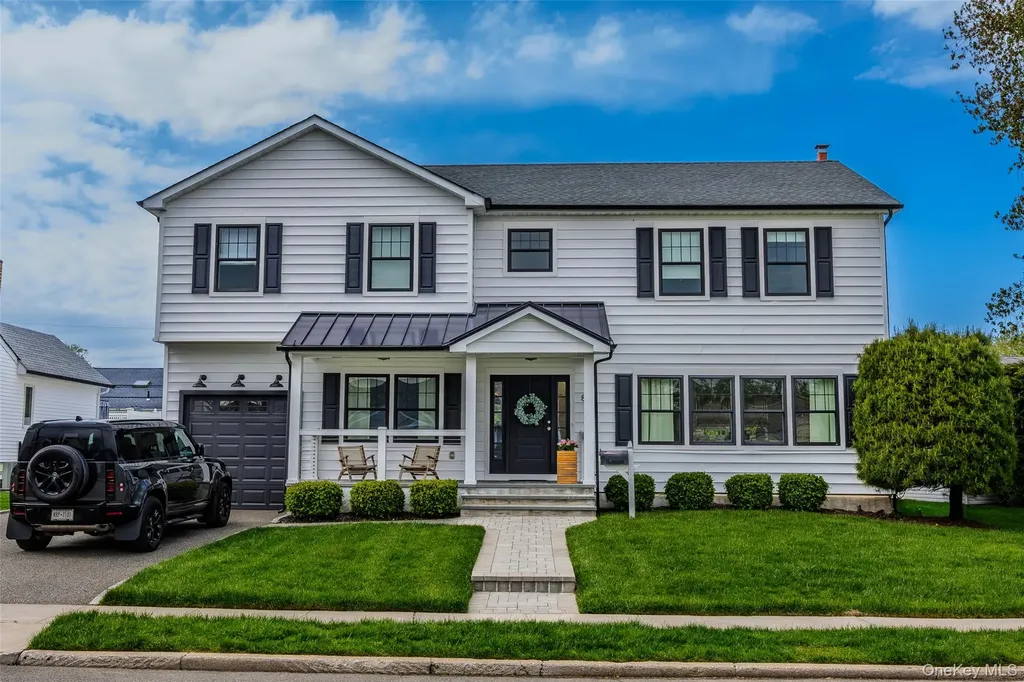 8 Piper Place Old Bethpage NY 11804