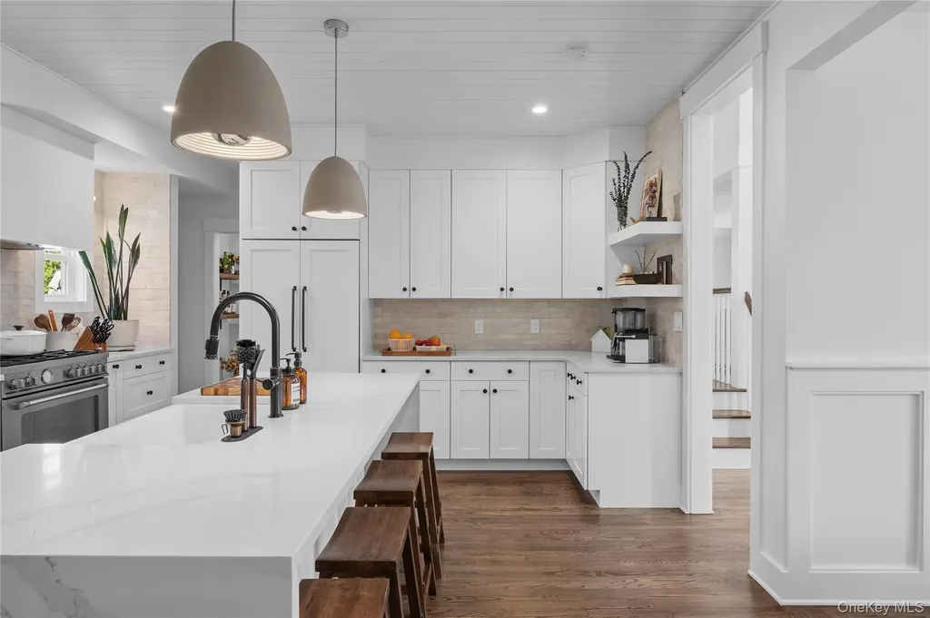 8 Piper Place Old Bethpage NY 11804