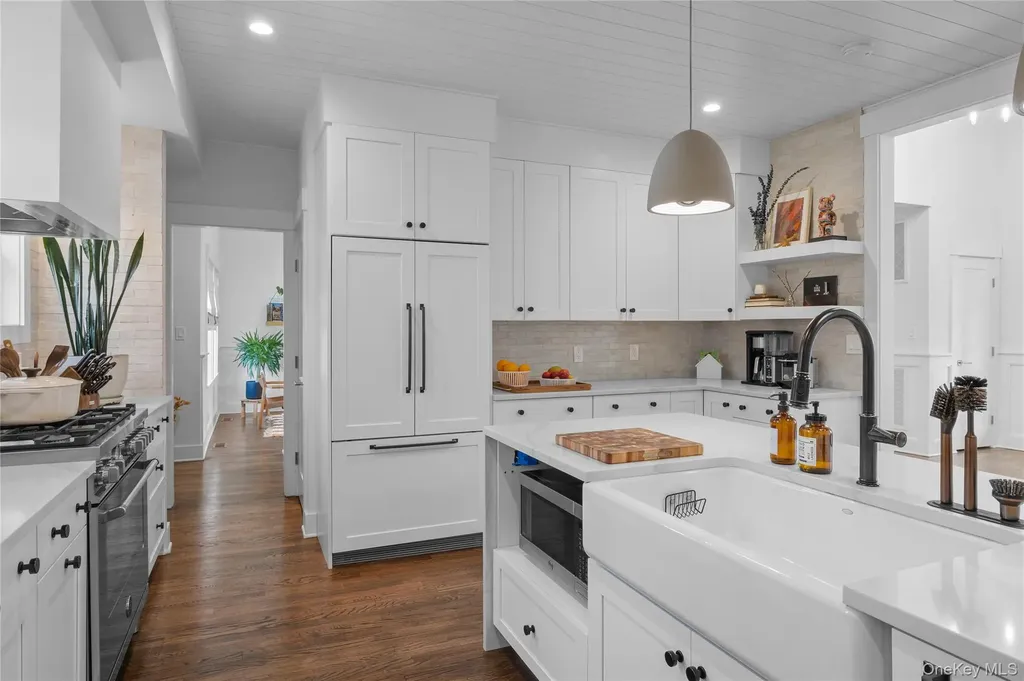 8 Piper Place Old Bethpage NY 11804