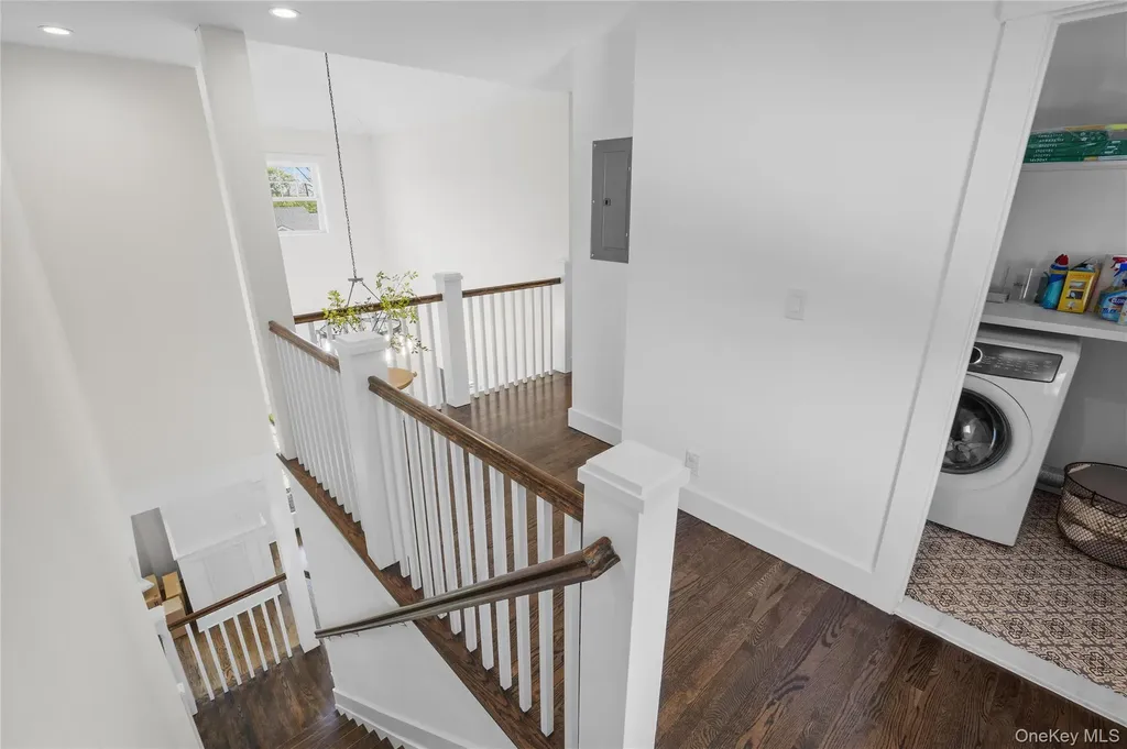 8 Piper Place Old Bethpage NY 11804