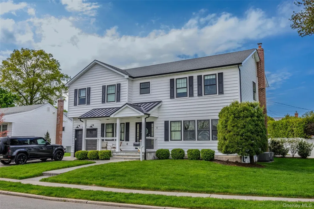 8 Piper Place Old Bethpage NY 11804