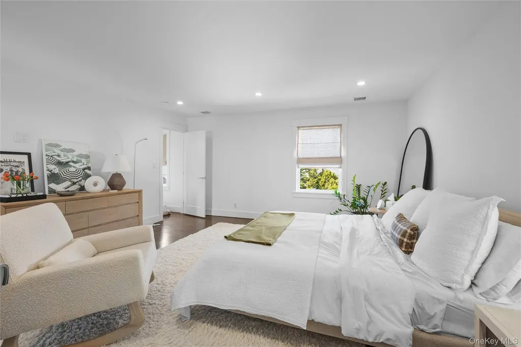 8 Piper Place Old Bethpage NY 11804