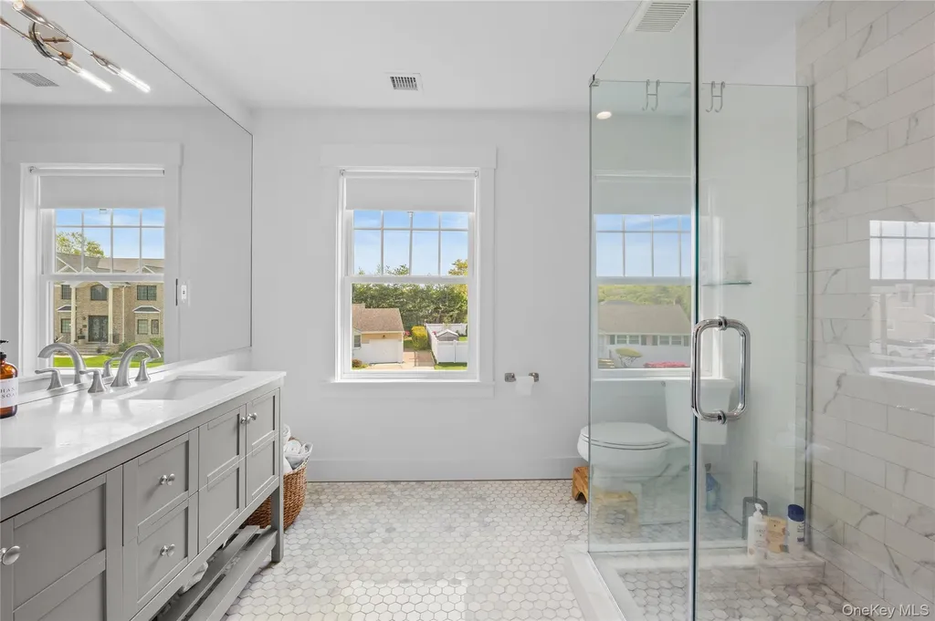 8 Piper Place Old Bethpage NY 11804