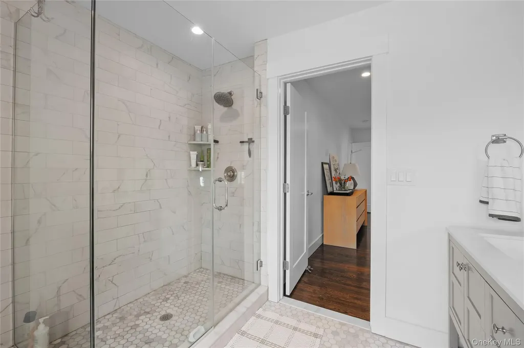 8 Piper Place Old Bethpage NY 11804