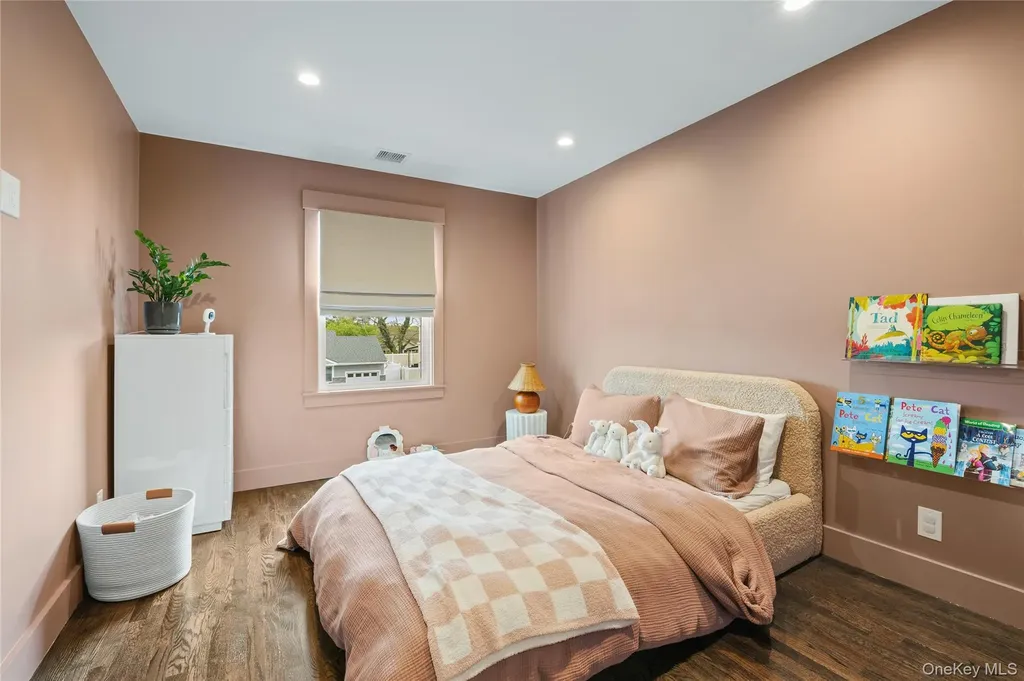 8 Piper Place Old Bethpage NY 11804