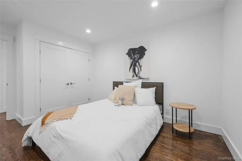8 Piper Place Old Bethpage NY 11804